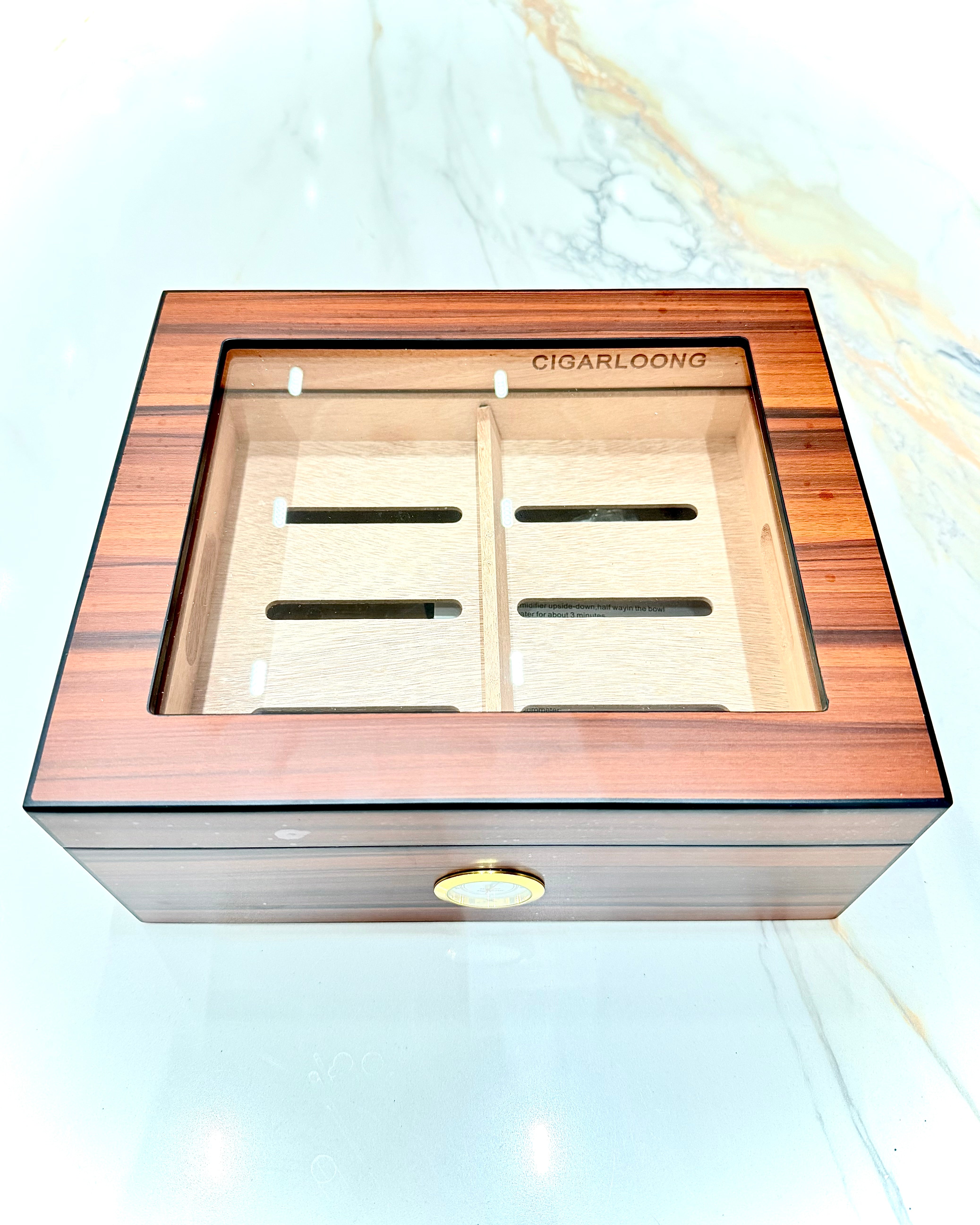 Humidor para Charutos em Radica com Vidro