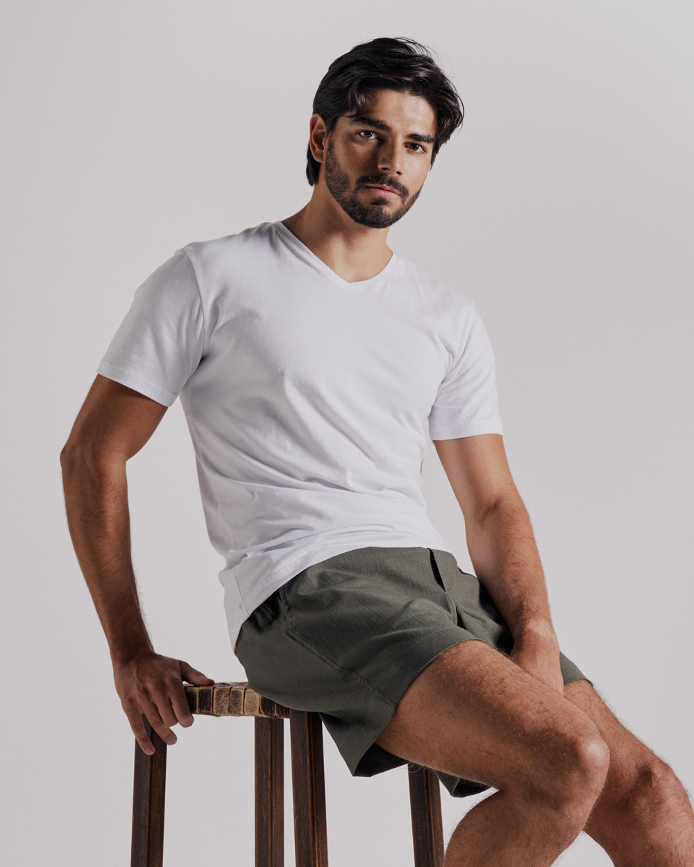 T-Shirt em Algodão Egípcio Gola "V" Cor Branco