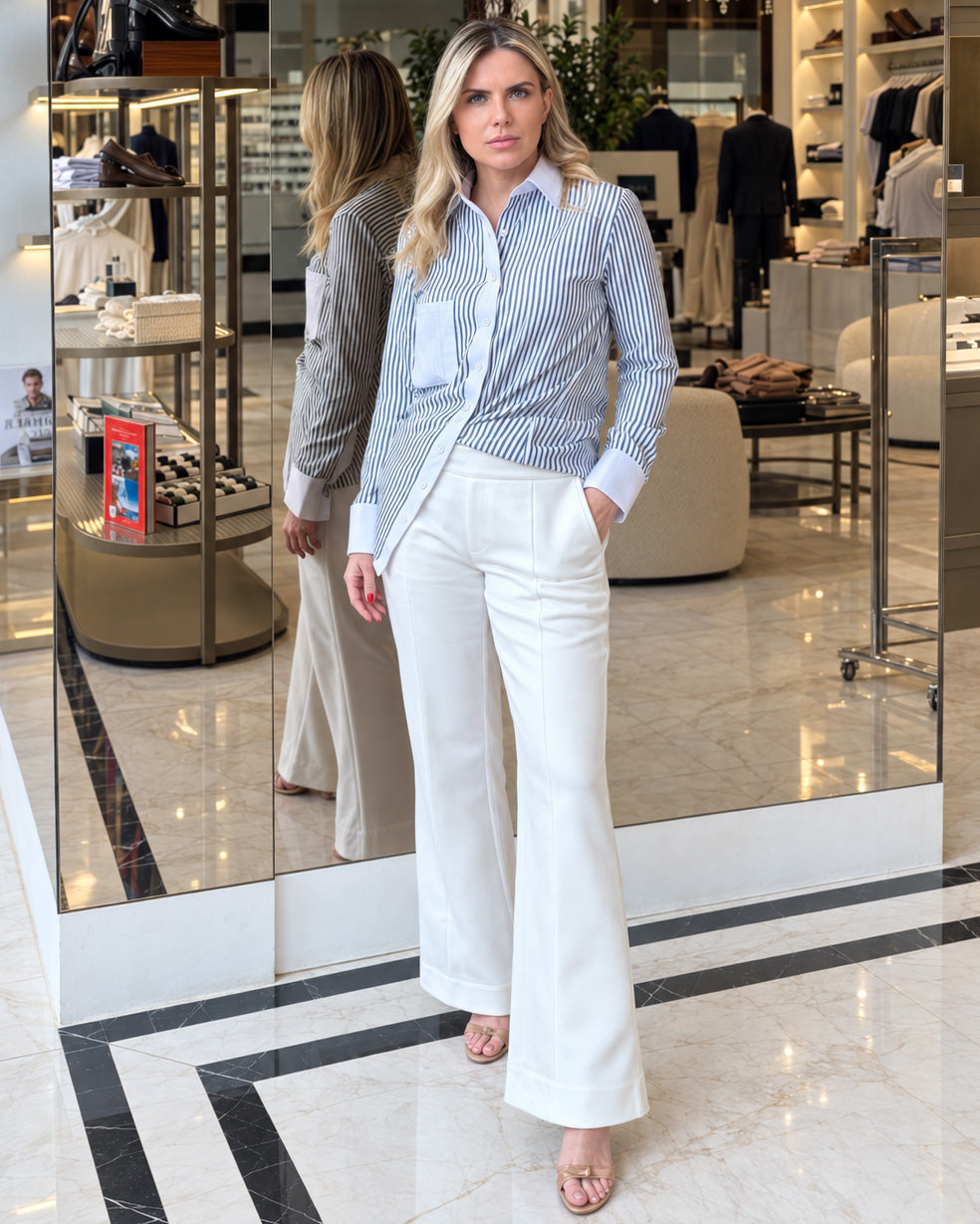 Camisa Feminina Listrada com Abotoaduras