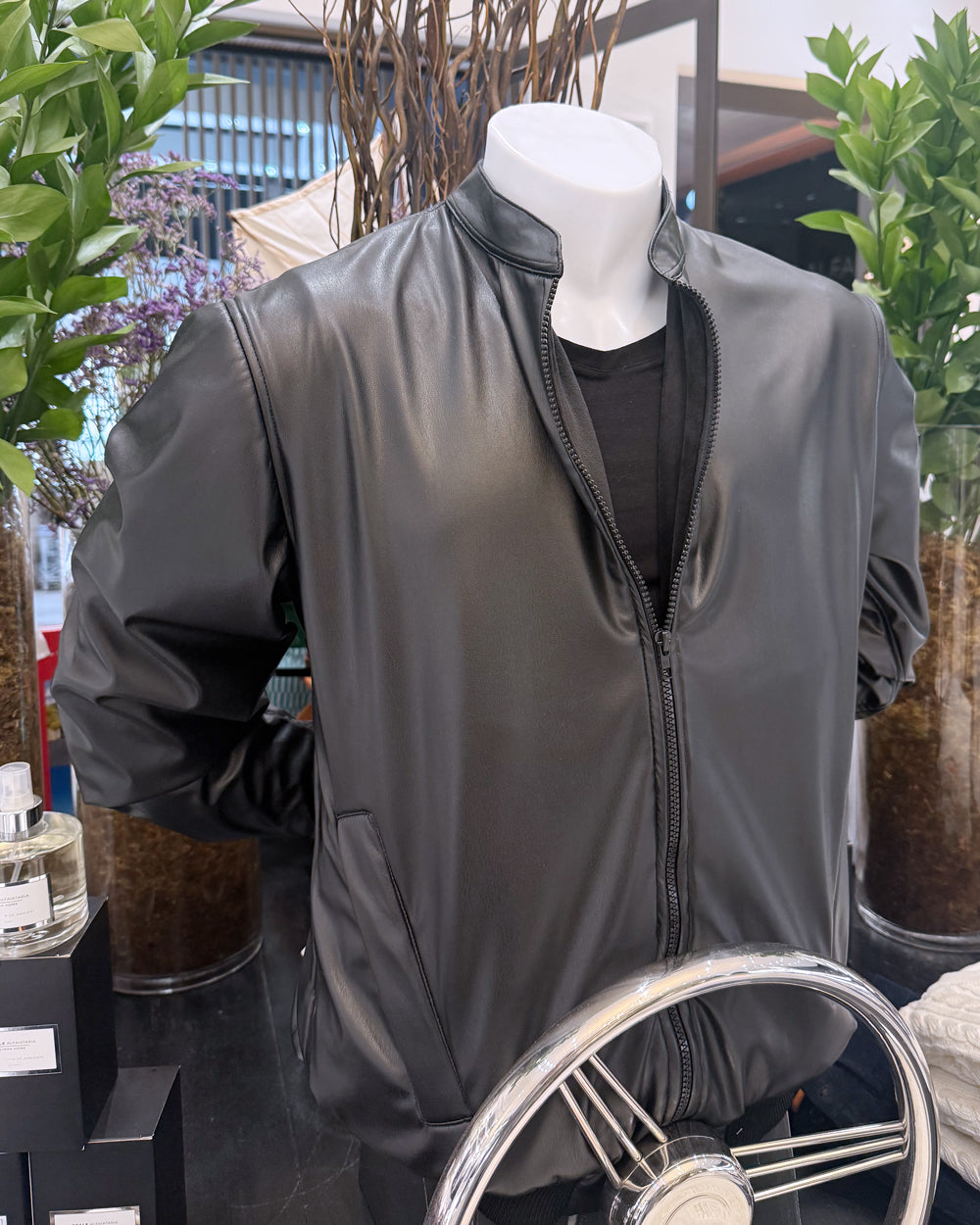 Jaqueta "Bomber" Couro Ecologico Preto