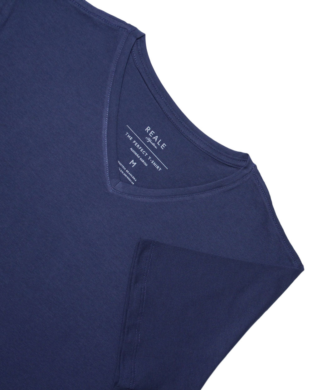 T-Shirt em Algodão Egípcio Gola "V" Cor Azul Marinho