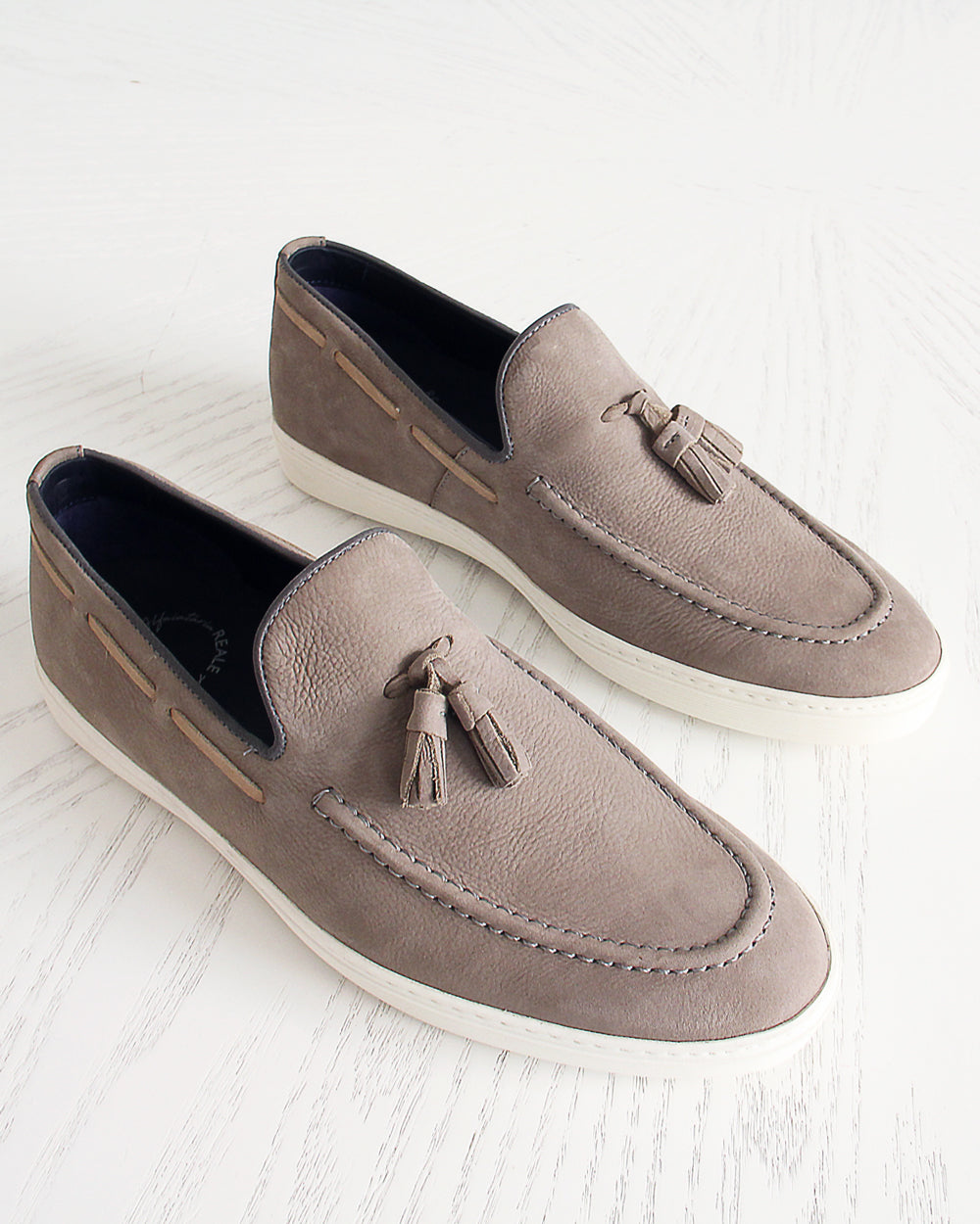 Boat Shoe com Pingente Areia