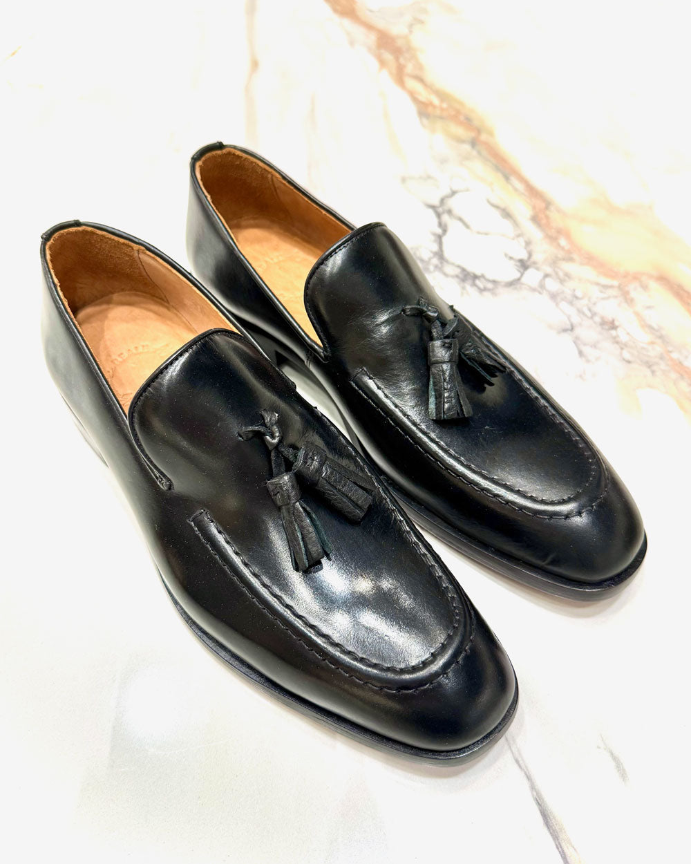 Mocassim Social Estilo Loafer Preto com Pingentes