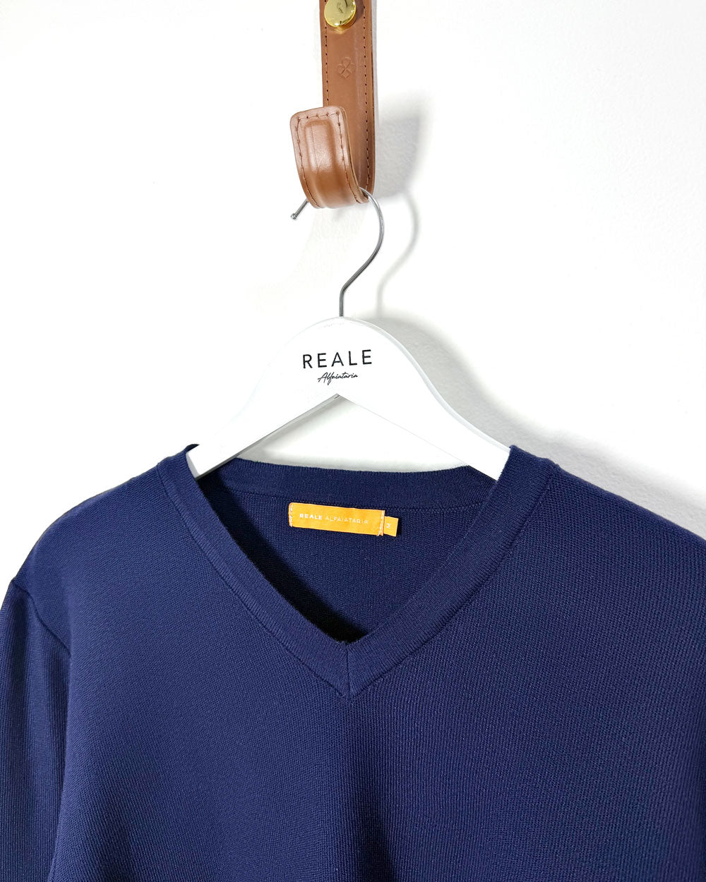 Pull Over Gola V em Tricot Modal Marinho