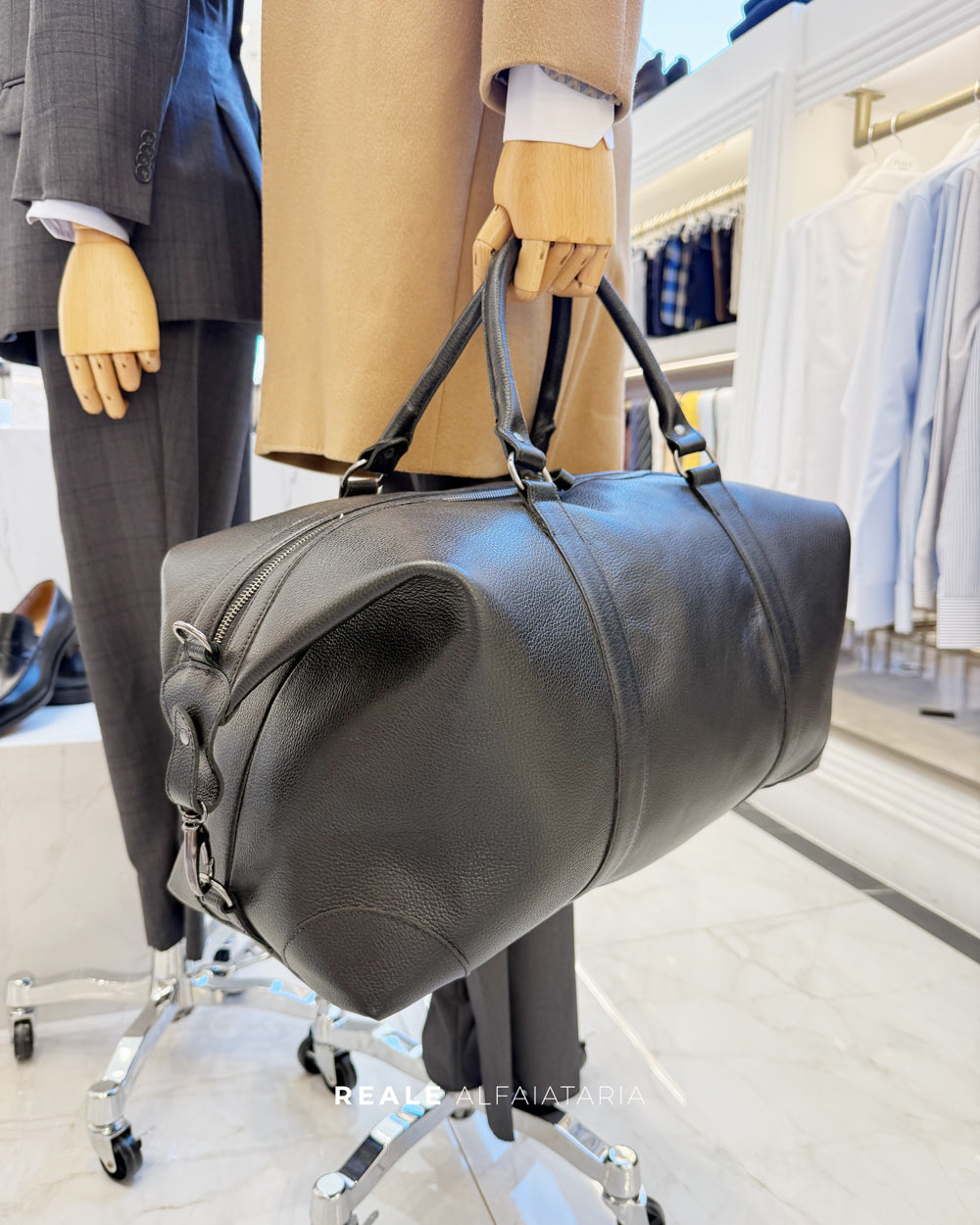 Saco de Viagem "Duffle Bag" em Couro Preto