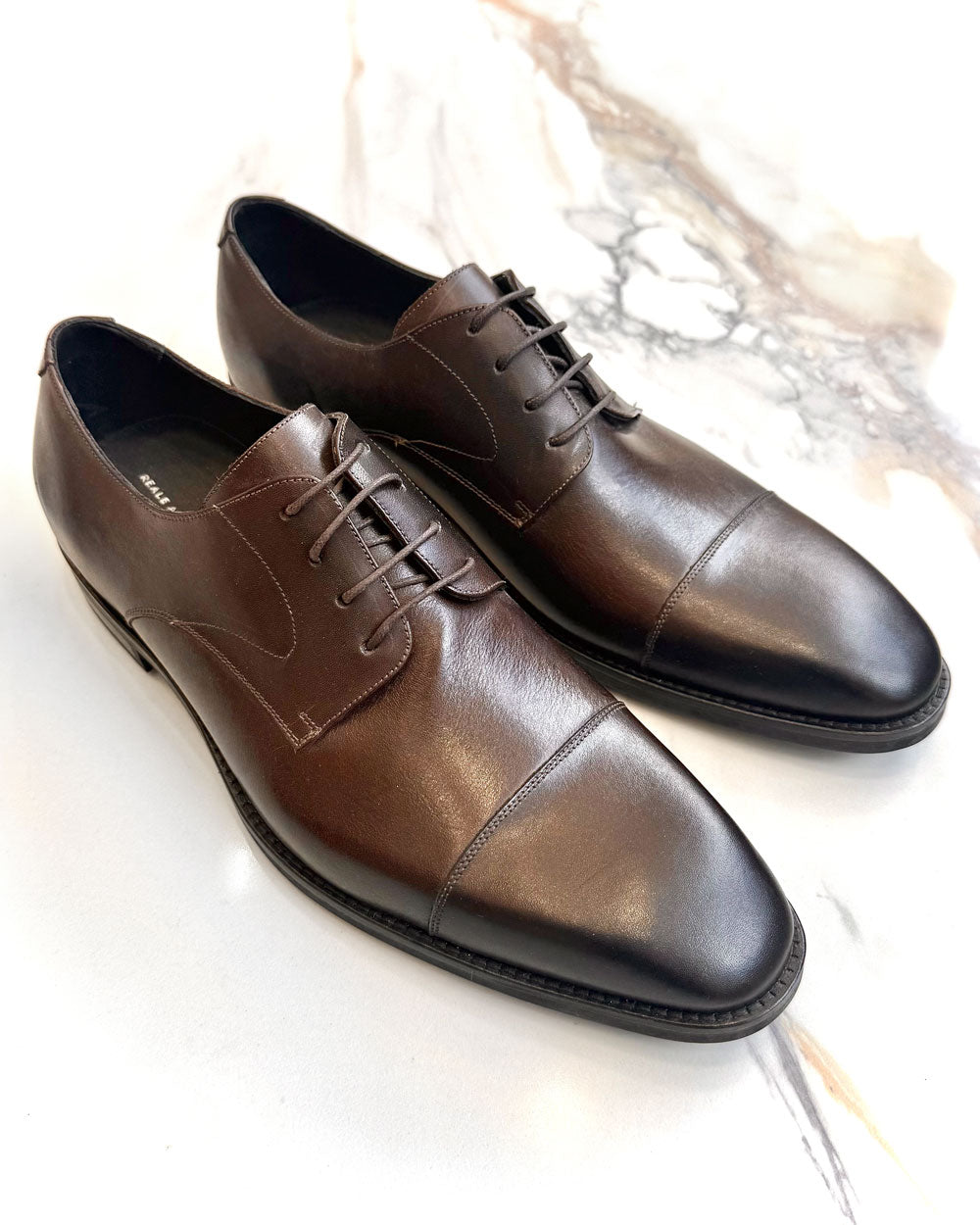 Sapato Social de Amarrar Estilo Derby em Couro Cafe