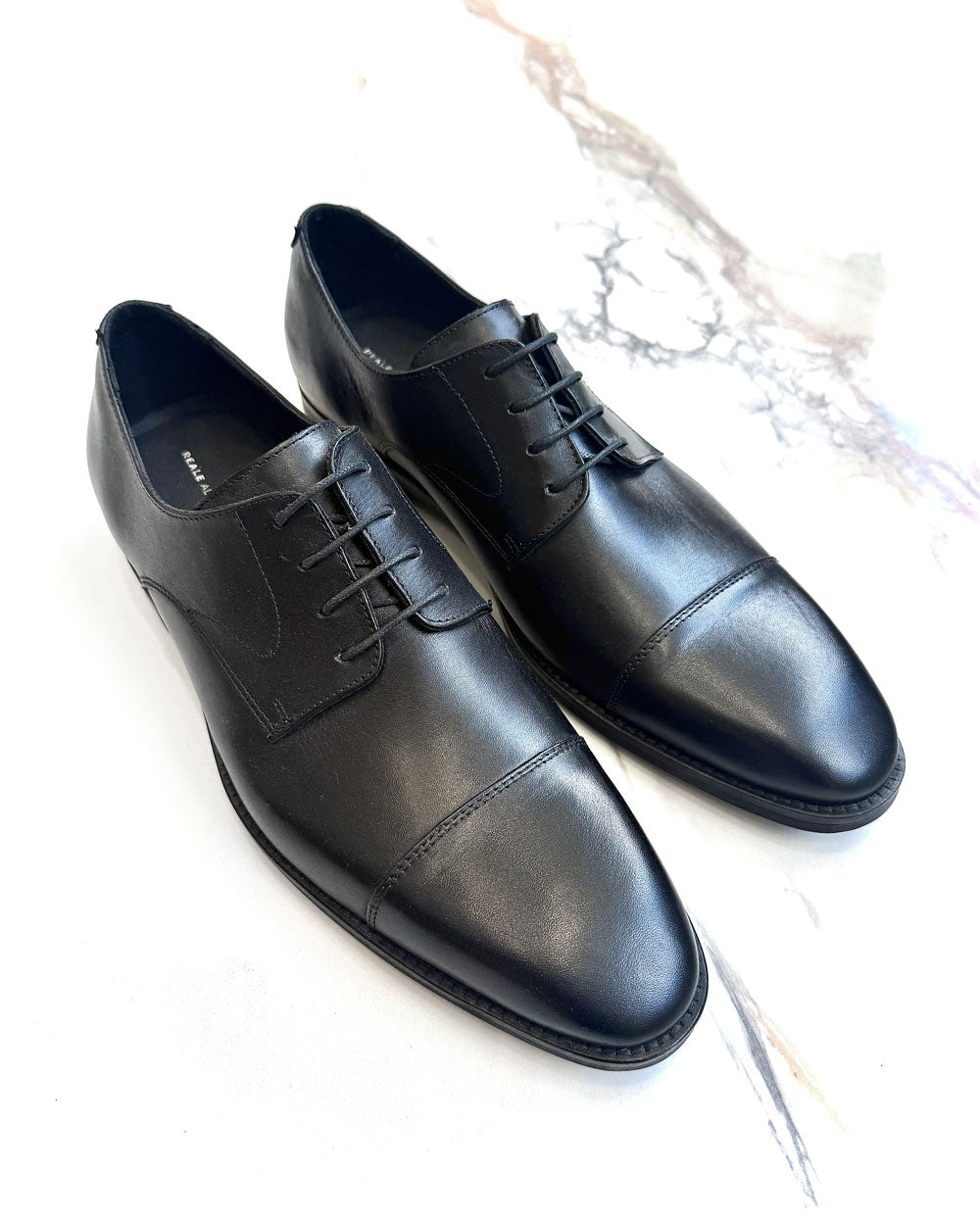 Sapato Social de Amarrar Estilo Derby em Couro Preto