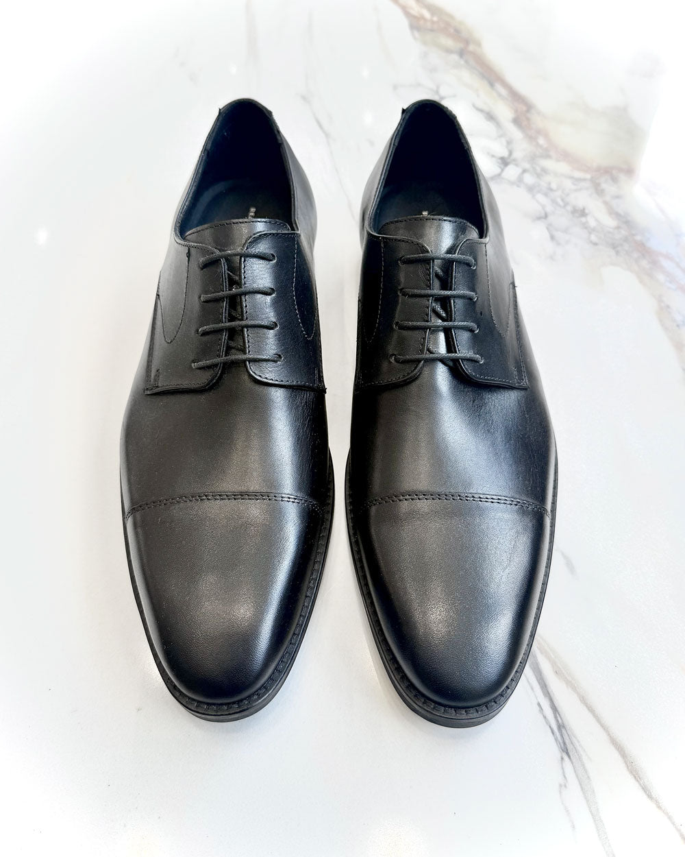 Sapato Social de Amarrar Estilo Derby em Couro Preto