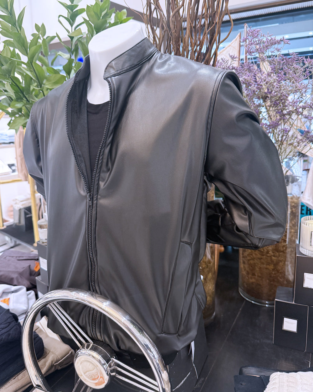 Jaqueta "Bomber" Couro Ecologico Preto