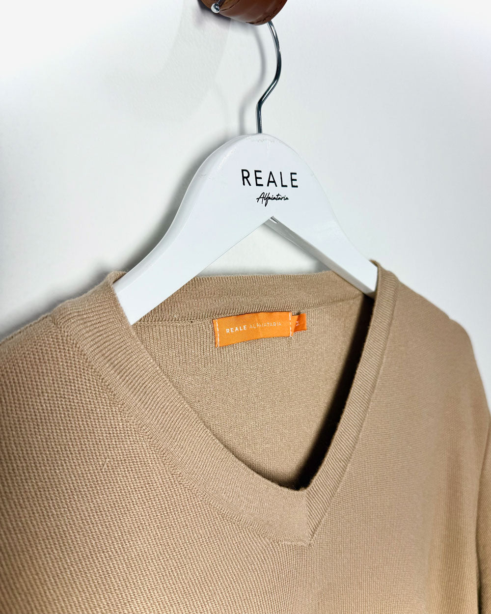 Pull Over Gola V em Tricot Modal Capuccino