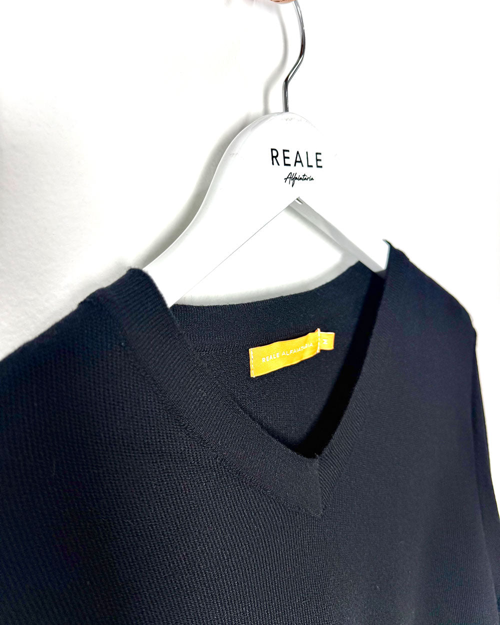 Pull Over Gola V em Tricot Modal Preto