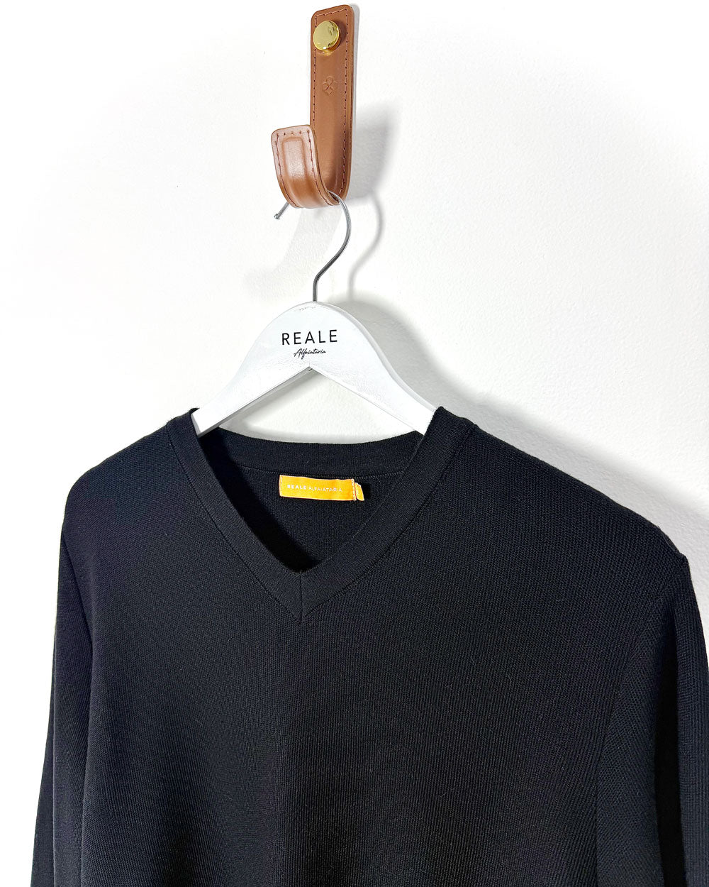 Pull Over Gola V em Tricot Modal Preto