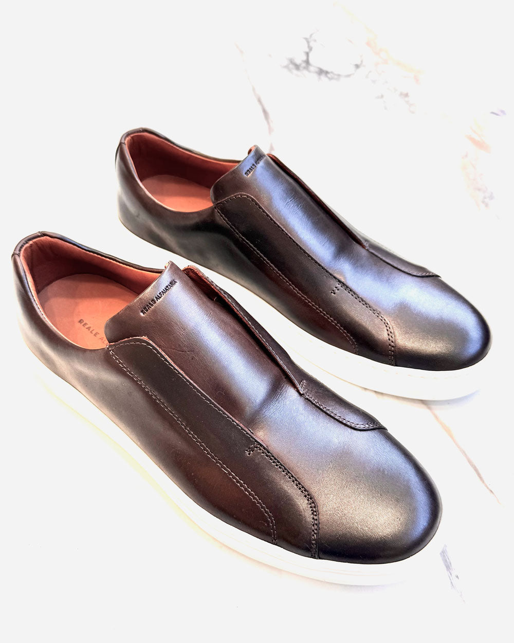 Tênis Slip-On em Couro Café
