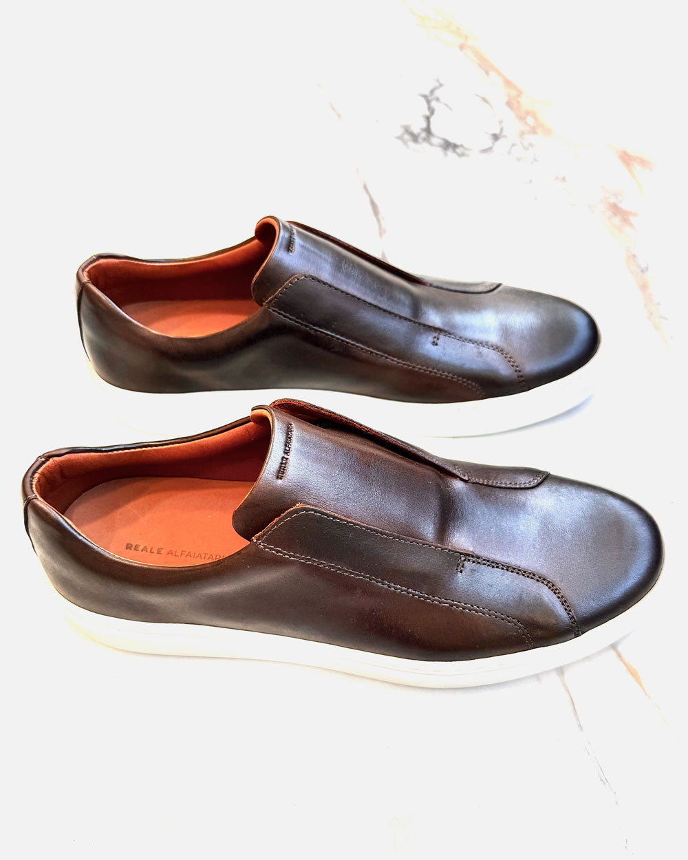 Tênis Slip-On em Couro Café