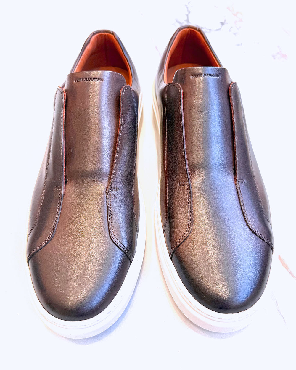 Tênis Slip-On em Couro Café